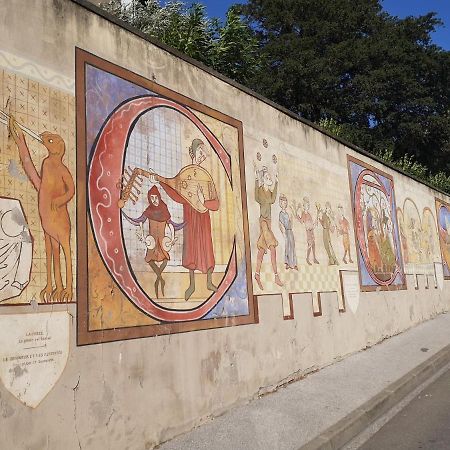 Apartamento Un petit coin de France : à côté de la Cité médiévale Carcasona Exterior foto