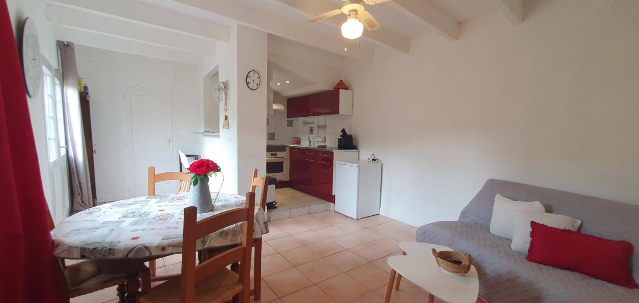 Apartamento Un petit coin de France : à côté de la Cité médiévale Carcasona Exterior foto